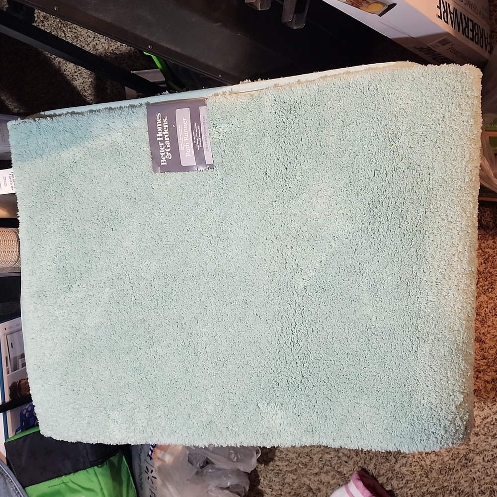 BH&G bathroom runner